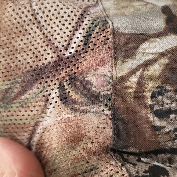 Realtree XL-XXL leaf vest - Picture 4 of 17